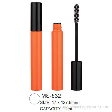 Imballaggio mascara cosmetico in plastica vuota